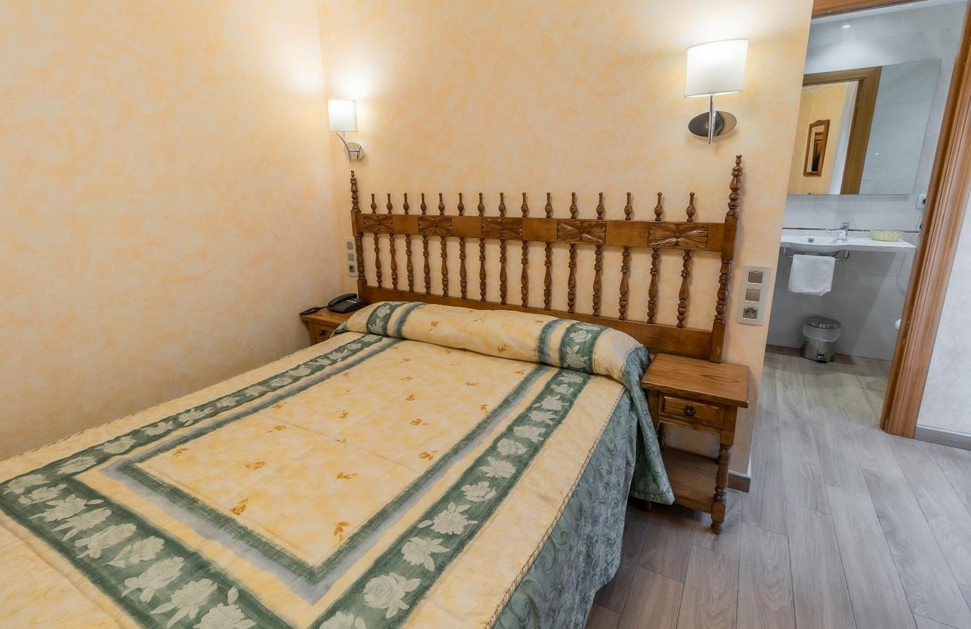 Hostal Santo Domingo De Silos Εξωτερικό φωτογραφία